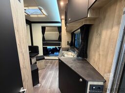 Mercedes-Benz Fuso Pferdetransporter POP-Out 3 Stellplätze