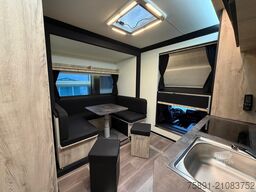 Mercedes-Benz Fuso Pferdetransporter POP-Out 3 Stellplätze