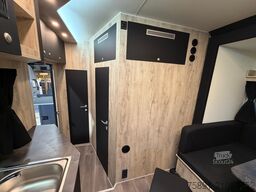 Mercedes-Benz Fuso Pferdetransporter POP-Out 3 Stellplätze