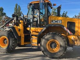 JCB 427