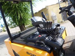 Hyundai 50B-9