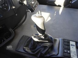 Renault D19 Wide 4x2 E6 / Lamberet 22 EPAL refri