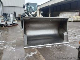 Komatsu WA 270-8