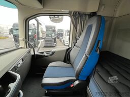 Volvo FH 500 6x2 Containerpritsche mit FASSI 545RA.2.28