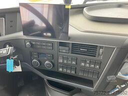 Volvo FH 500 6x2 Containerpritsche mit FASSI 545RA.2.28