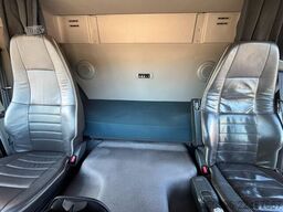 Volvo FM410 6x2*4 CARRIER SUPRA 950 MT / 2 ZONE FRIDGE