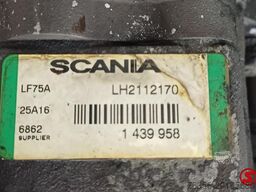 Scania Occ distributiedeksel + oliefilterhuis + stuurbekr