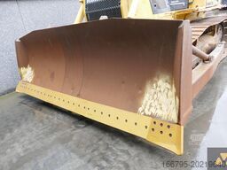 Komatsu D85PX-15