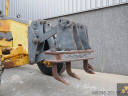 Volvo G720B