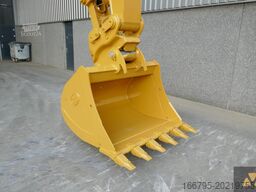 Caterpillar 330FL