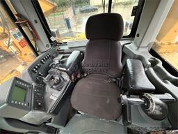 CATERPILLAR D8T