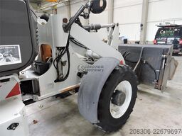 CASE 221 F + Fork
