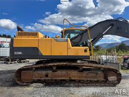 Volvo EC250DL Excavator w/ Rototilt, 2 Buckets and GPS