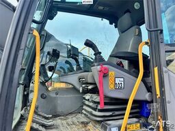 Volvo EC250DL Excavator w/ Rototilt, 2 Buckets and GPS