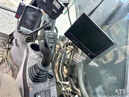 Volvo EC250DL Excavator w/ Rototilt, 2 Buckets and GPS