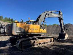 Volvo EC290CL Excavator w/ Rototilt and 2 Buckets WATCH