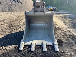 Volvo EC290CL Excavator w/ Rototilt and 2 Buckets WATCH