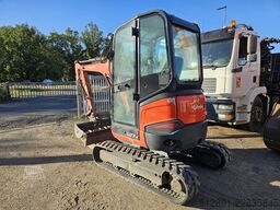 Kubota U 27-4