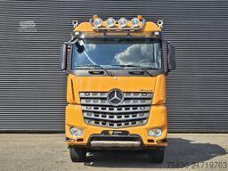 Mercedes-Benz Arocs 3251 8X4 / PALFINGER PK 65002 + JIB