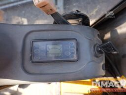 JCB 8018 CTS hydro quick hitch cw05