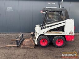 BOBCAT S70 Bak en palletvorken