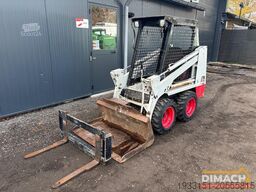 BOBCAT S70 Bak en palletvorken