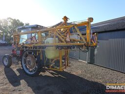 Massey Ferguson 3050 NL tractor 2wd met Dubex 21 meter spuit