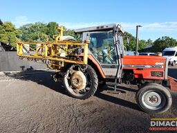 Massey Ferguson 3050 NL tractor 2wd met Dubex 21 meter spuit