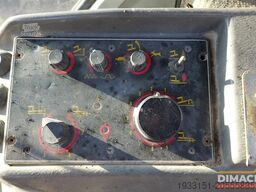 Massey Ferguson 3050 NL tractor 2wd met Dubex 21 meter spuit