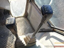 Massey Ferguson 3050 NL tractor 2wd met Dubex 21 meter spuit