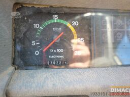 Massey Ferguson 3050 NL tractor 2wd met Dubex 21 meter spuit