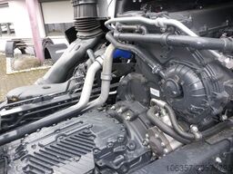 IVECO X-WAY AD280X54Y/PS HR ON Rd.4200+1395mm,M.ADR