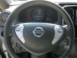 NISSAN E-NV200