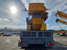Liebherr LTM1055/1 mobile crane