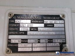Renault Premium 270 4x2 fuel tank 13.8 m3 / 4 comp