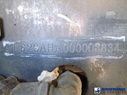 Renault Premium 270 dxi 4x2 fuel tank 13.7 m3 / 4 comp