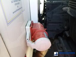 Mercedes Antos 2533 RHD 6x2 Thermoking T1000R frigo