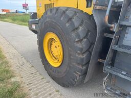 Komatsu WA500-8 Wheel Loader