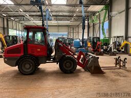 JCB 406