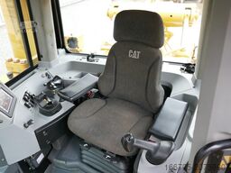 Caterpillar D8T