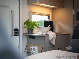 LMC Tracer V 670 MJ26 November 2025 Verfügbar