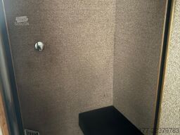 Renault Midlum 220 MEDISCHE VRACHTWAGEN /CAMION MEDICAL...