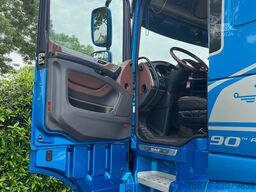 DAF XF 530 FT 90th anniversary edition