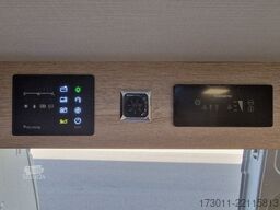 PÖSSL Summit 600 Plus Automat Markise Solar Navi AHK