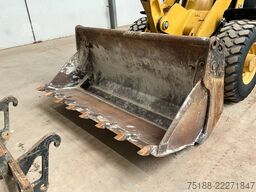 CAT 906 H 2