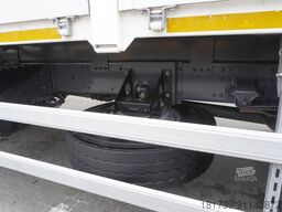 Renault C280 DTI 8 / FASSI crane 5.6T / 560 mth