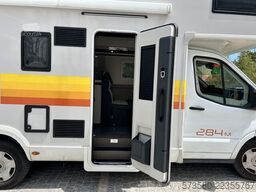 Roller Team Kronos 284M | Ford Transit 2.0 TDCi 165 PS Automatik | 5 Sitzplätze
