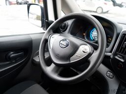 NISSAN E-NV200 / BLASZAK / furgon / AUTOMAT / ELEKTRYK