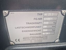MOFFETT M4 25.3 Mitnahmestapler Allrad