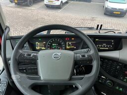Volvo FH 13.420 Globetrotter / Mega / 2x Tank / Full Air